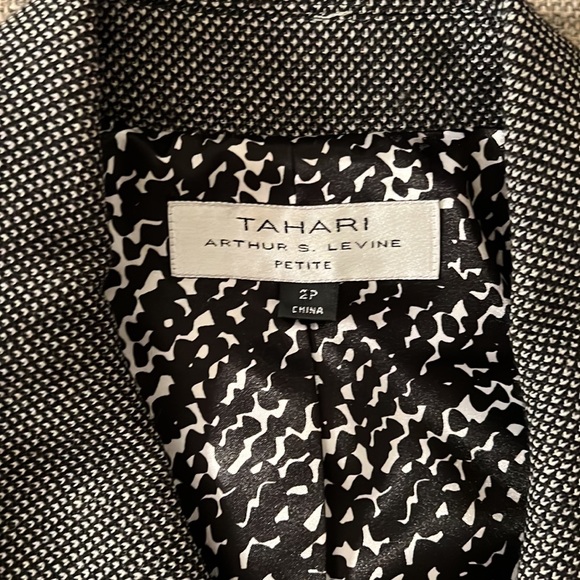 TAHARI asymmetrical wool suit jacket - Picture 2 of 5